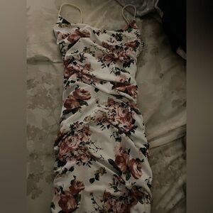 white floral dress💐